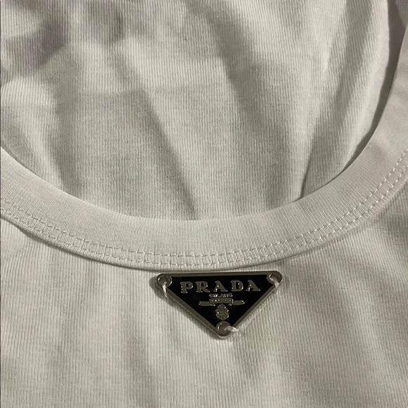 Prada Elegant White Sleeveless Crop Top - Picture 8 of 10